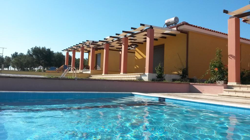Catherine Villa Marónia